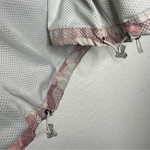 New Balance Windbreaker - Picture 7 of 10